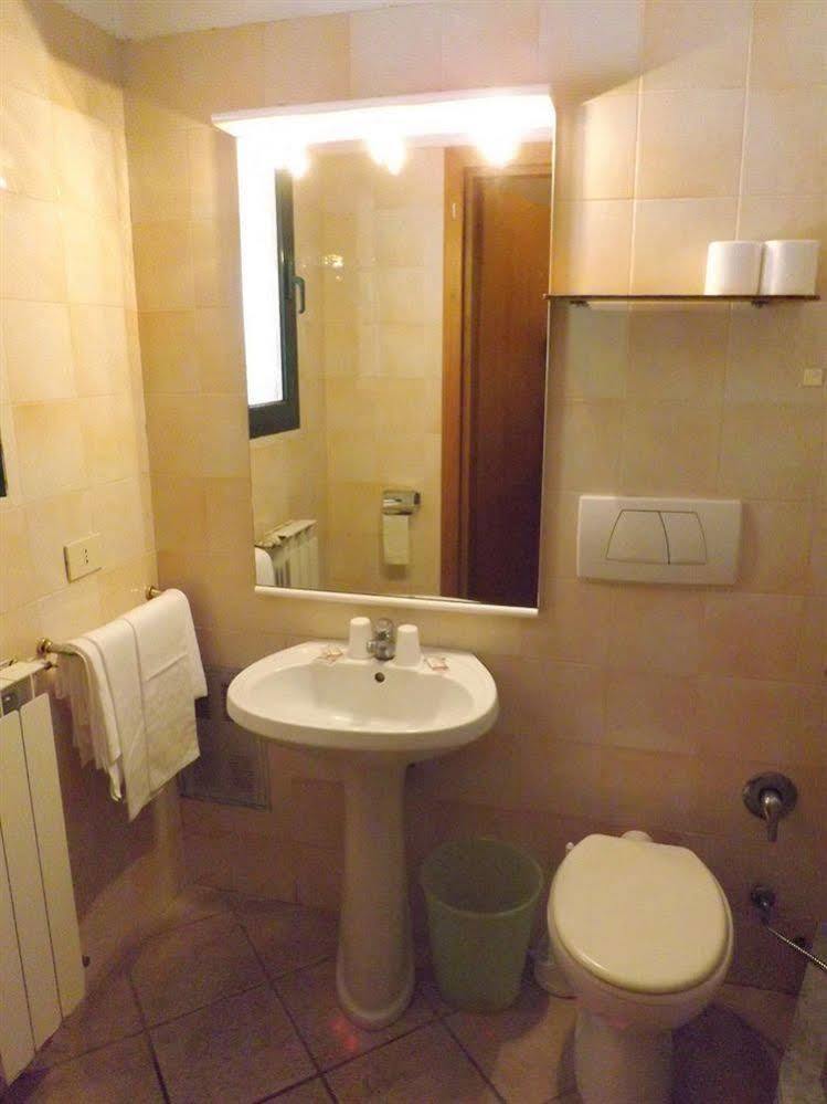 Hotel Antico Residence Roma Monterosi Kültér fotó